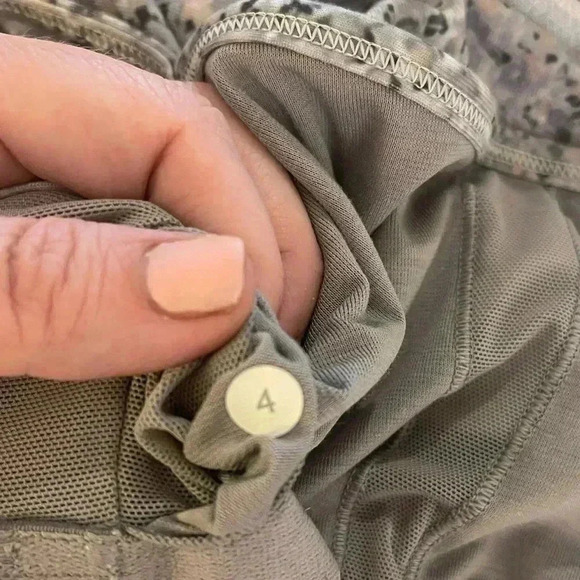 Lululemon power Y tank top shelf bra gray speckled 4 - Picture 6 of 7